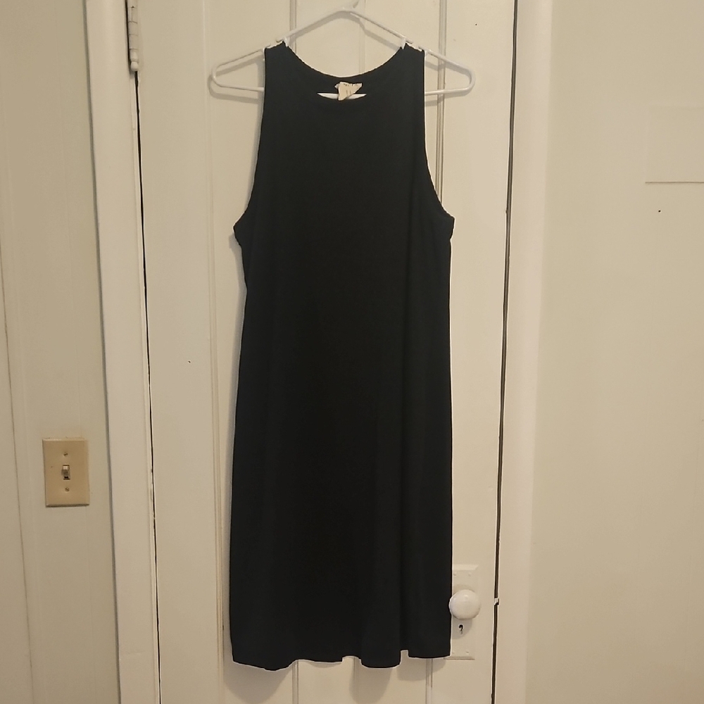 Chic Black Sleeveless Midi Dress